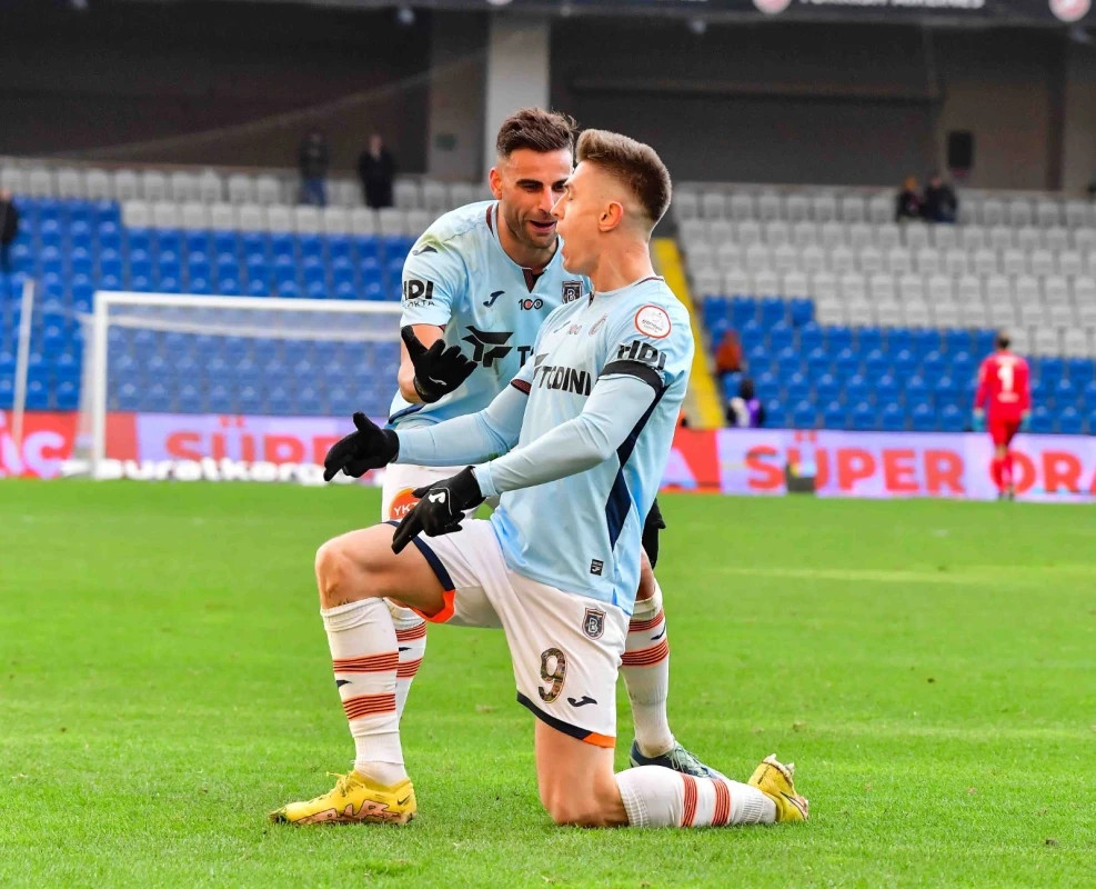 Istanbul Basaksehir - Genclerbirligi typy bukmacherskie, kursy i zapowiedź (11.04.2026)
